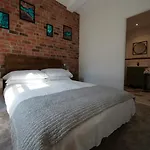Luxurious 1 Bedroom Lace Market Apartment