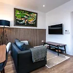 1Br Flat In Nottingham, Near Attractions & Transport