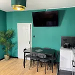 Spacious Flat Near To City Centre