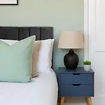 Cozy Rooms By Morden Tube