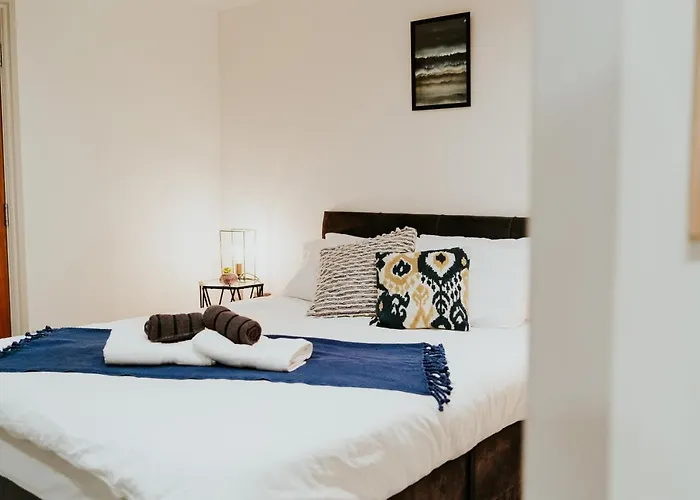 Hounds Gate Luxury Apartments By 1508 Stays