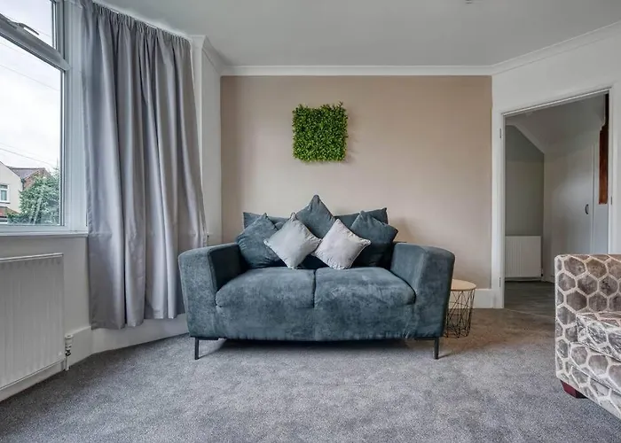 Stylish Home - Fast Wi-Fi-Free Parking