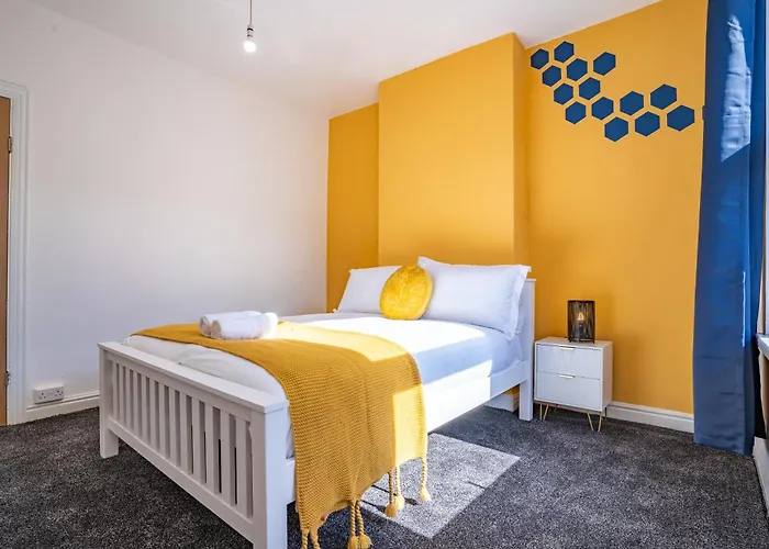 Stayzed E - Ng7 Free Wifi, Parking, Stylish House Near City Centre - Great For Tourists, Families, Contractors & Long Stays