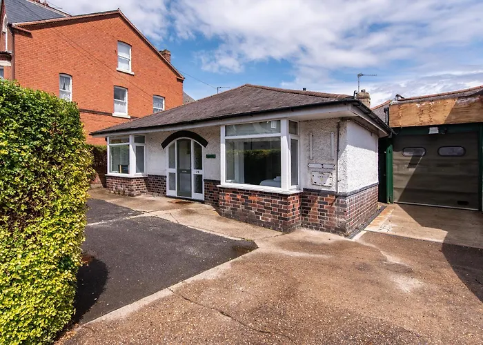 Gertrude House - Spacious 3Br Bungalow In Nottingham