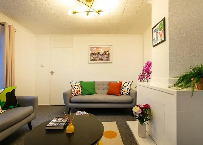 3Br-5Guests-Parking-Netflix-10Mincentralnottingham