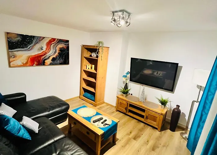Modern Strelley Escape - Peaceful & Convenient, 2X Free Off-Street Parking, Wifi -500Mb, 2 Bathrooms, Contractor & Family Friendly, Ng8