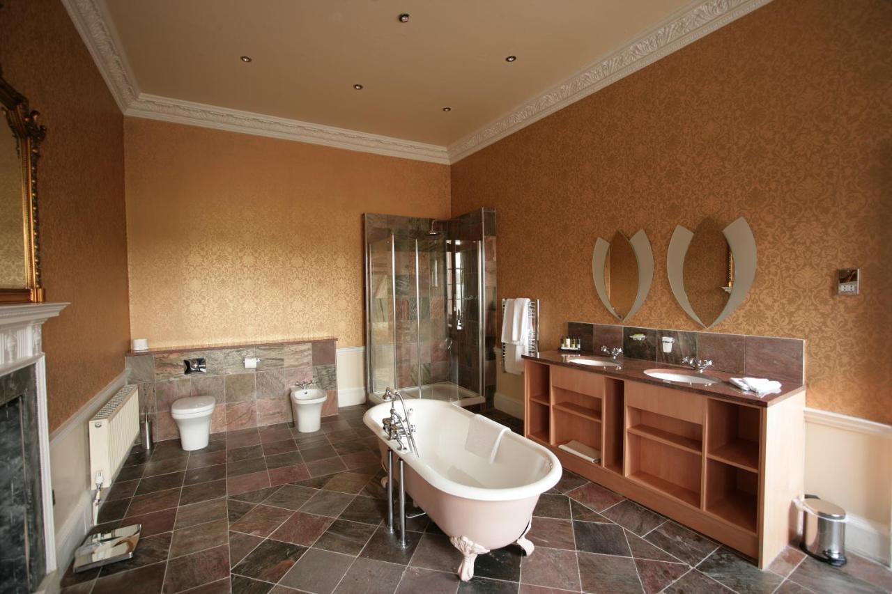 Colwick Hall Hotel 4*