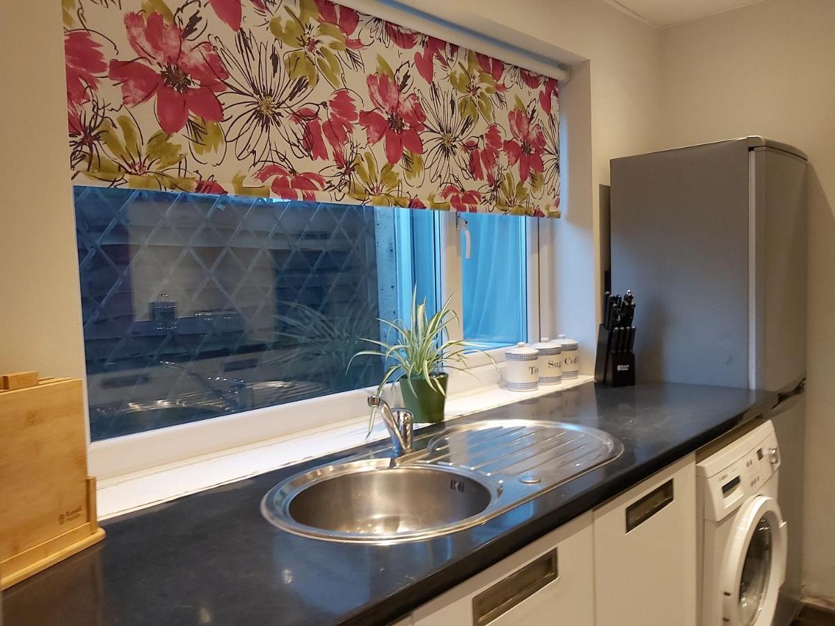 Pearson House - Huku Kwetu 3 Bedroom End Of Terrance House - Family And Business Group Self Catering -huku Kwetu *