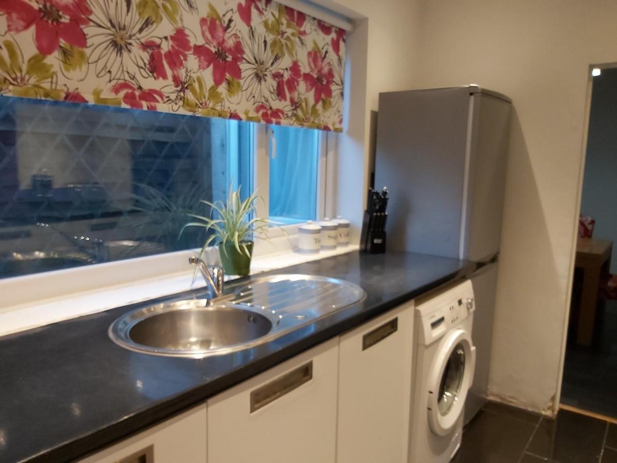 Pearson House - Huku Kwetu 3 Bedroom End Of Terrance House - Family And Business Group Self Catering -huku Kwetu