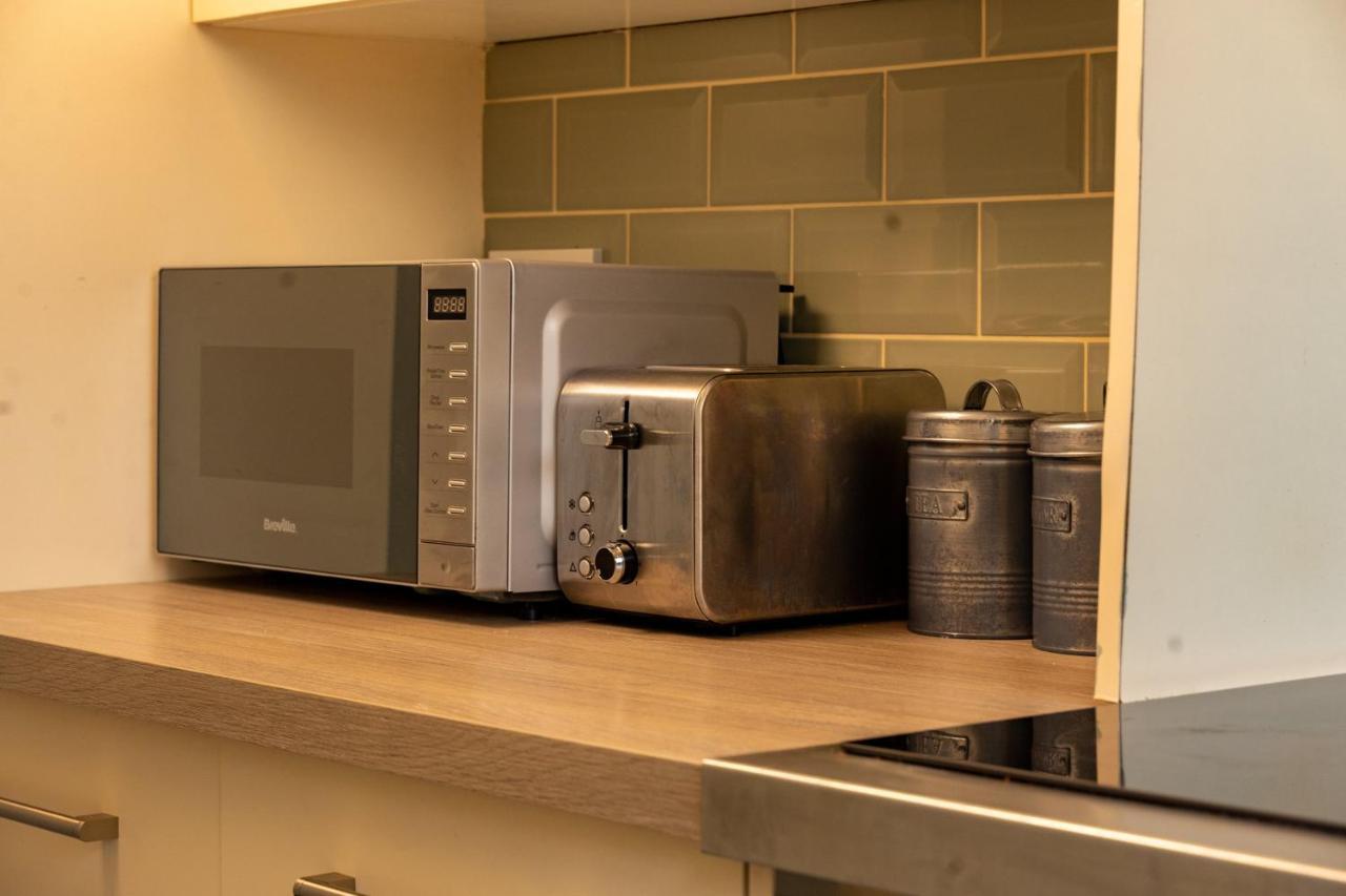 Luxury Centre Getaway - Prime Location Sleeps 7! Apartment *