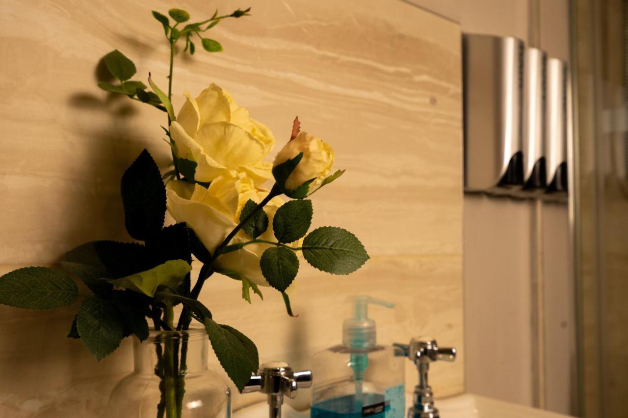 Luxury Centre Getaway - Prime Location Sleeps 7! Apartment *
