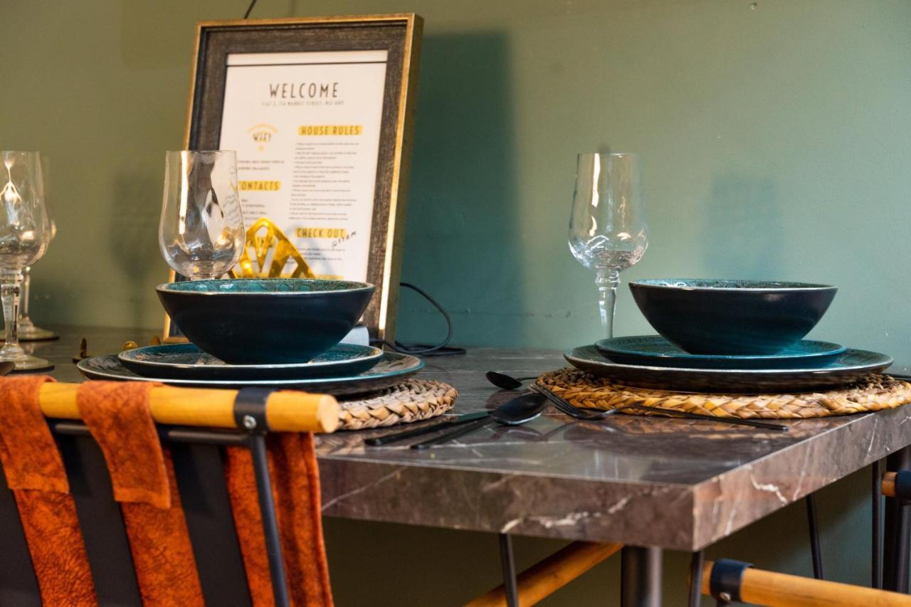 Luxury Centre Getaway - Prime Location Sleeps 7!