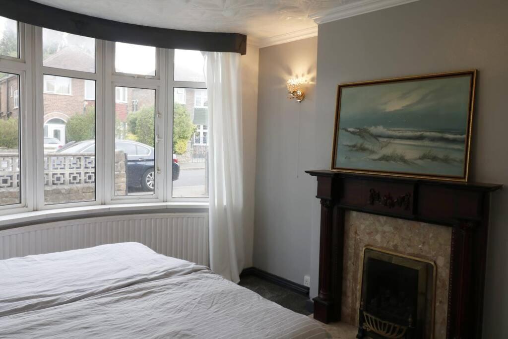 A Stylish Four Bedroom House In Wollaton Holiday home *