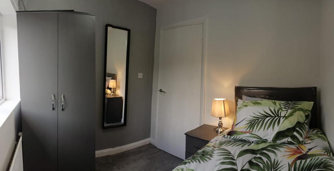 Apartment Nr City Hospital 3 Bedroom *
