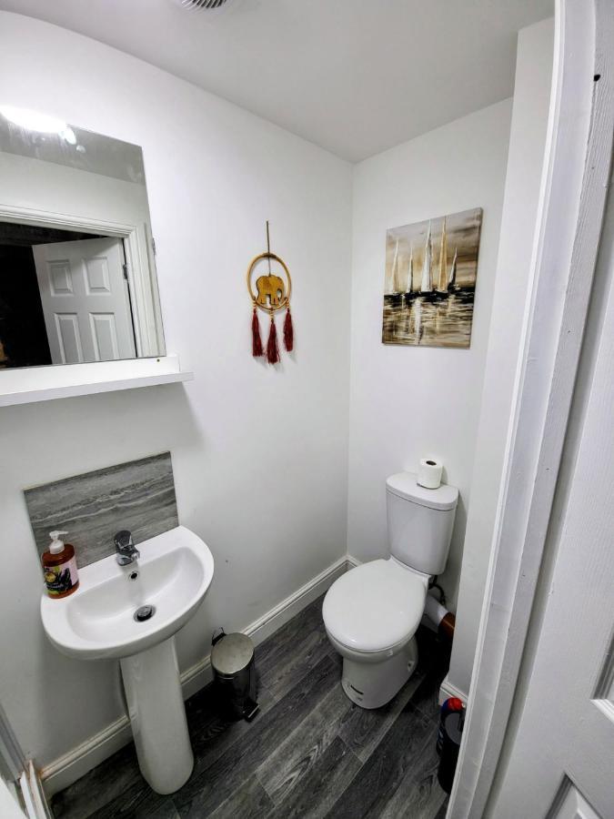 Easy Living - Burns Street * Nottingham