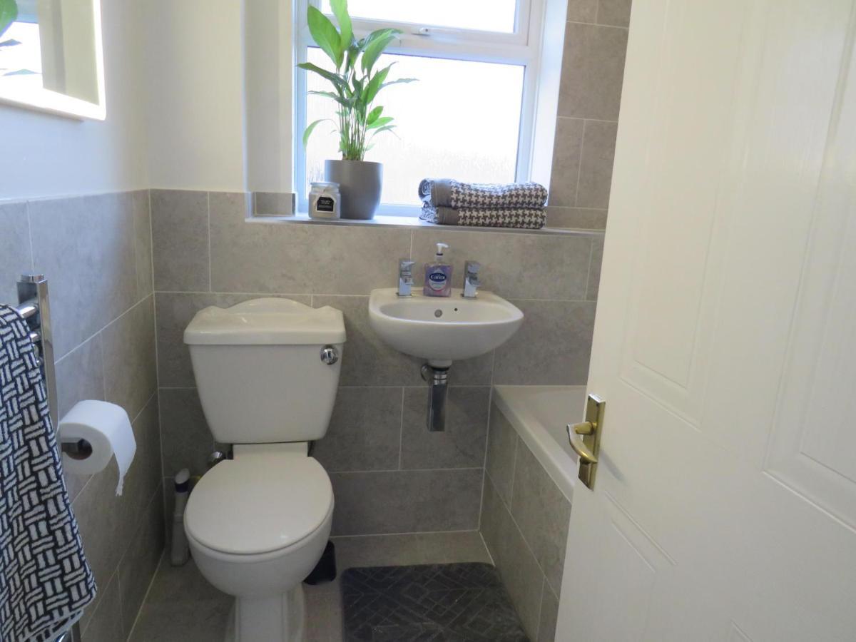 Holiday home Remarkable And Perfect 3 Bed House In Nottingham