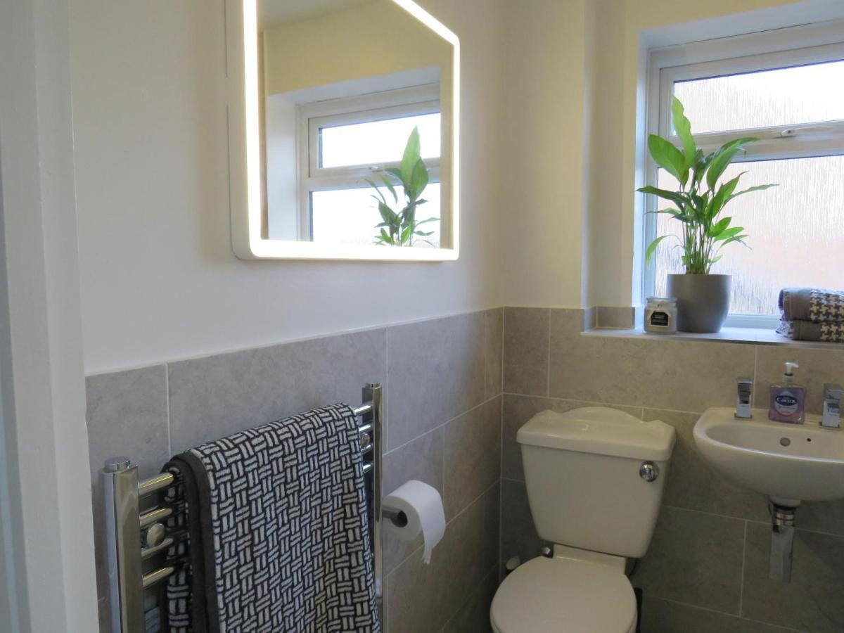 Holiday home Remarkable And Perfect 3 Bed House In Nottingham