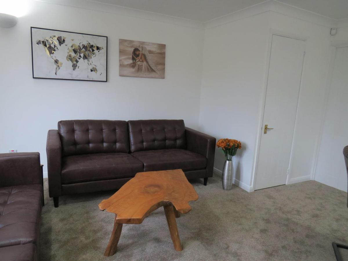 Holiday home Remarkable And Perfect 3 Bed House In Nottingham