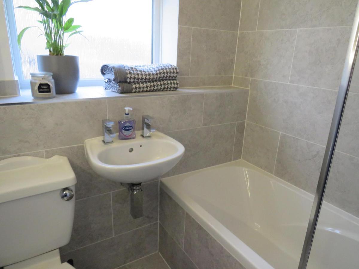 Remarkable And Perfect 3 Bed House In *