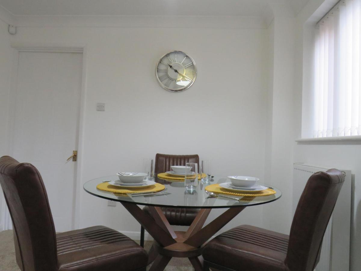 Remarkable And Perfect 3 Bed House In *