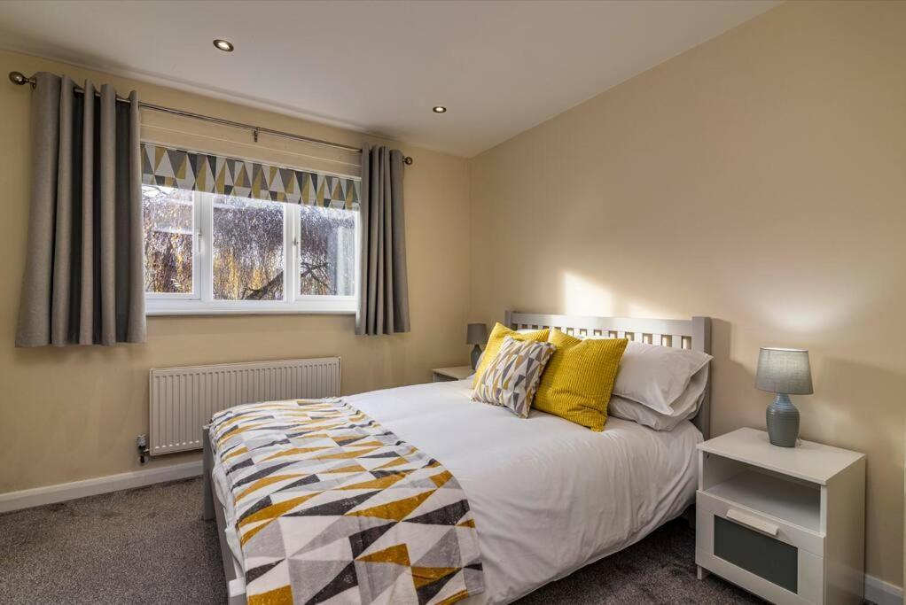 Cute And Cosy With Private Parking And Garden Great For Professionals Or Families Nottingham
