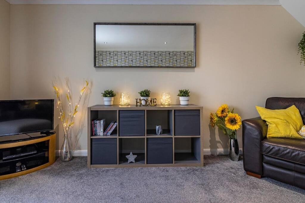 Cute And Cosy With Private Parking And Garden Great For Professionals Or Families Nottingham