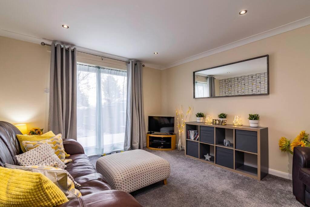 Holiday home Cute And Cosy With Private Parking And Garden Great For Professionals Or Families