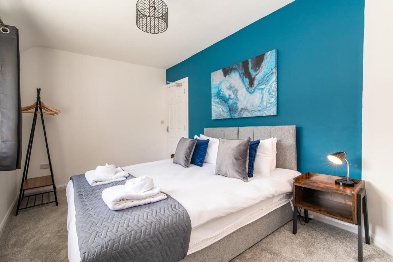 Newly Refurbished Homely 4br In Sherwood *