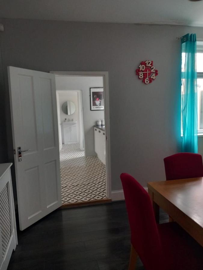 Pearson House - Huku Kwetu 3 Bedroom End Of Terrance House - Family And Business Group Self Catering -huku Kwetu *