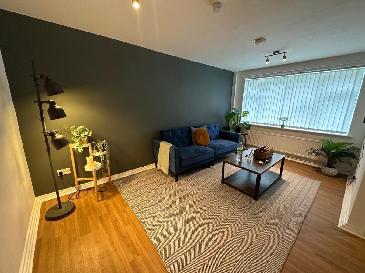 Comfortable 3 Bed House With Garden & Parking Nottingham