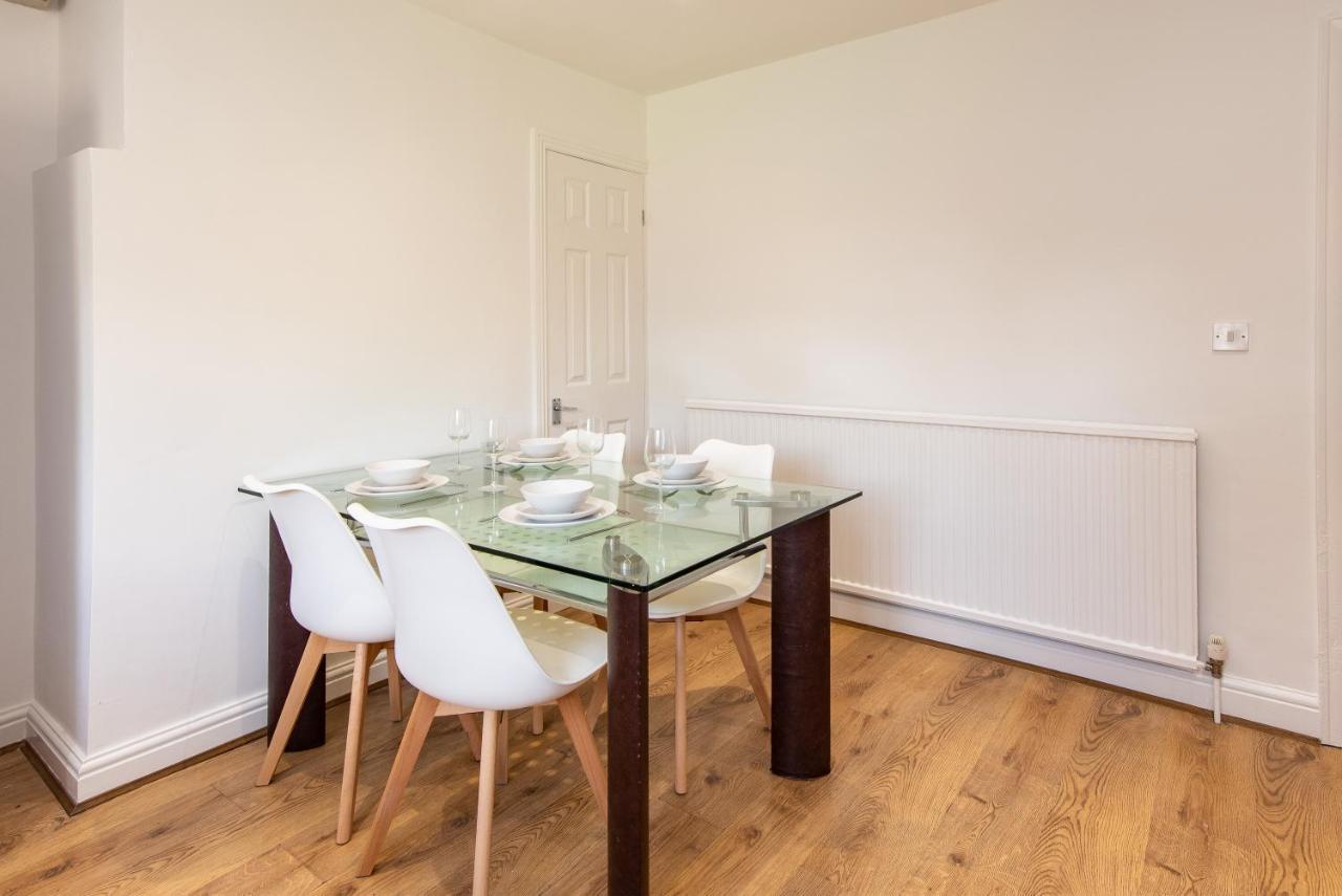 Gertrude House - Spacious 3br In Holiday home