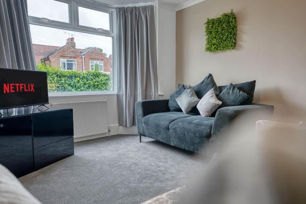 Stylish - Fast Wi-fi-free Parking Holiday home