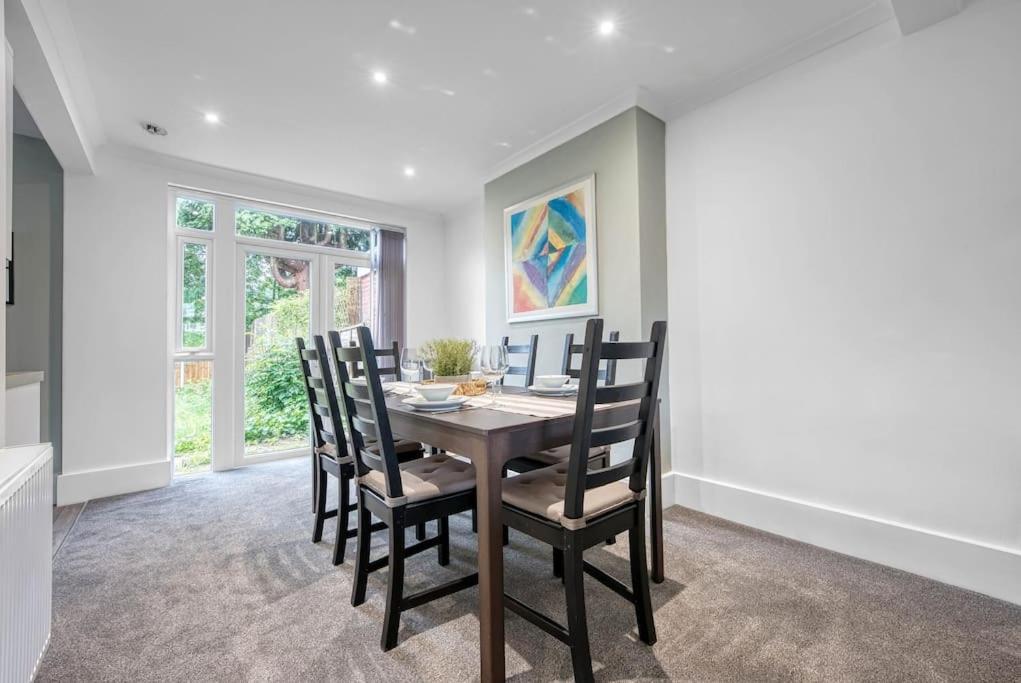 Stylish - Fast Wi-fi-free Parking Holiday home Nottingham
