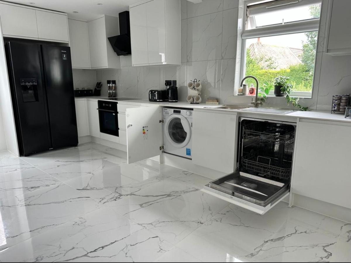 Entire In For Family, Friends And Contractors Nottingham