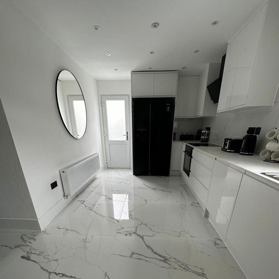 Entire In For Family, Friends And Contractors Holiday home Nottingham