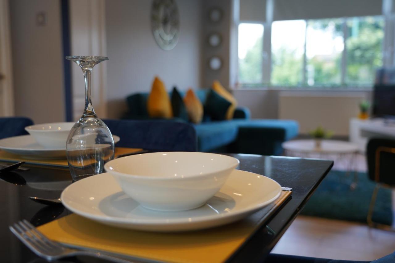 Villa Valley Road Extended Stay: Family & Professional Friendly Nottingham