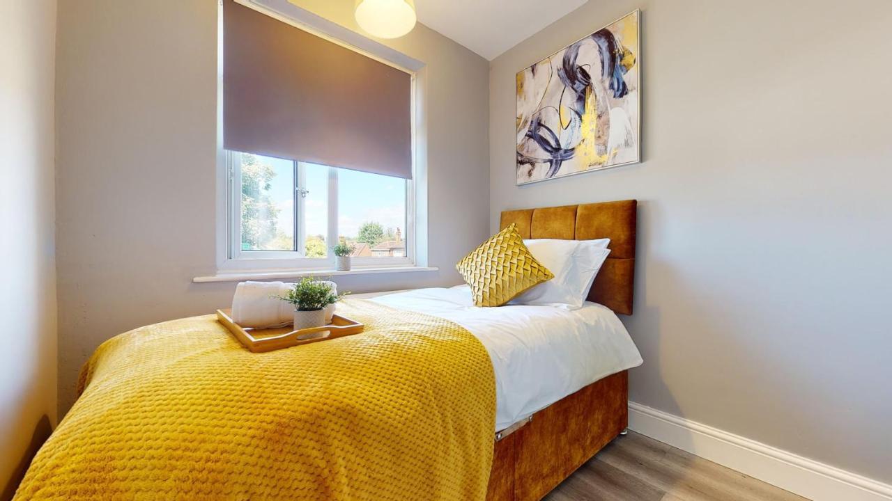 Villa Valley Road Extended Stay: Family & Professional Friendly Nottingham