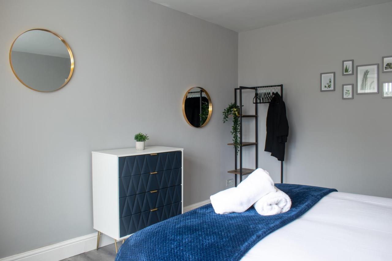 Villa Valley Road Extended Stay: Family & Professional Friendly *