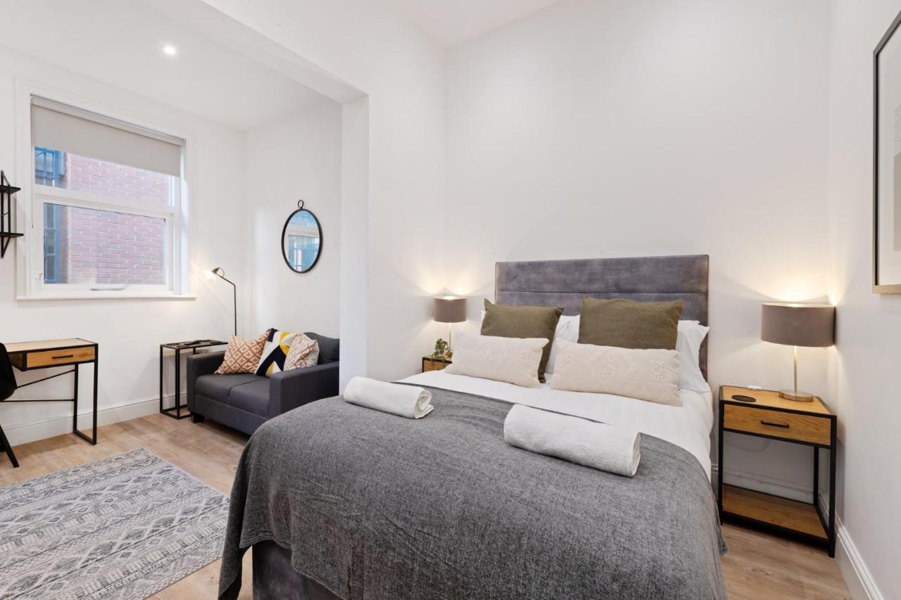 The Market Street Apartment *