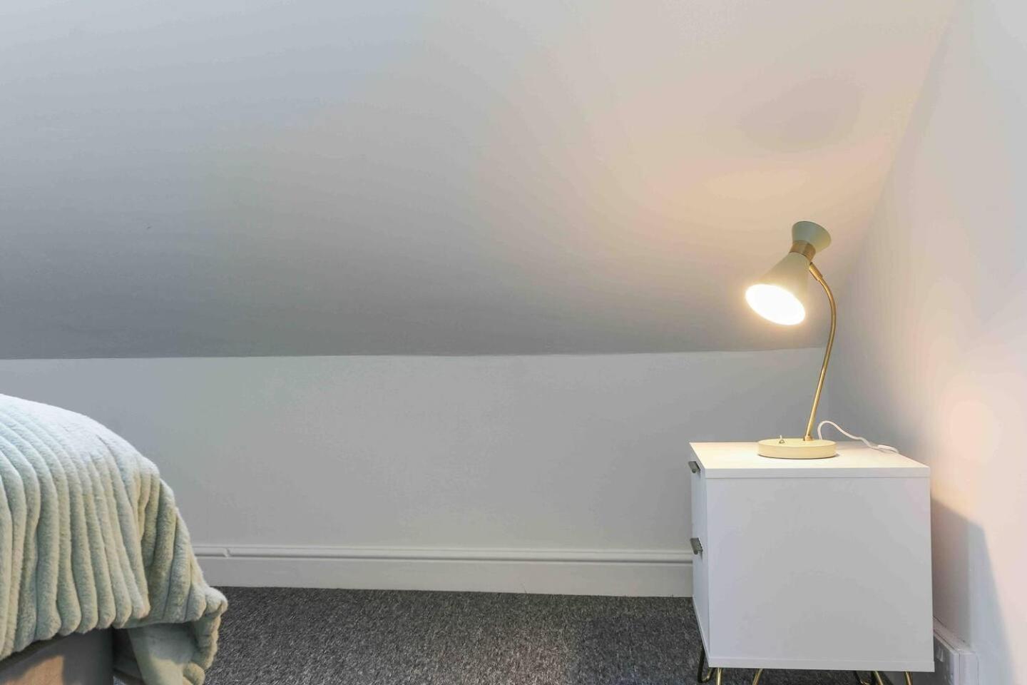 4 Bed House Near Trent Bridge Holiday home *