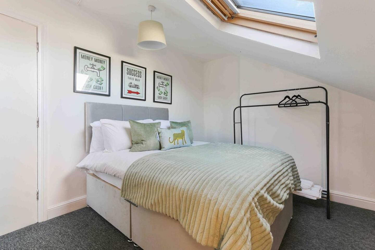 Holiday home 4 Bed House Near Trent Bridge