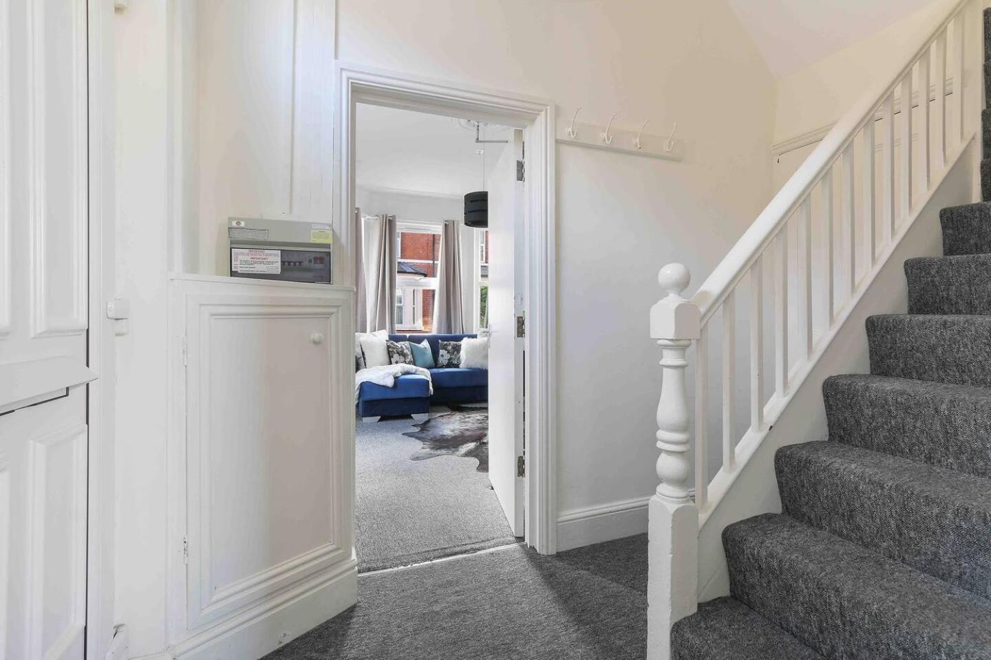 4 Bed House Near Trent Bridge Holiday home *