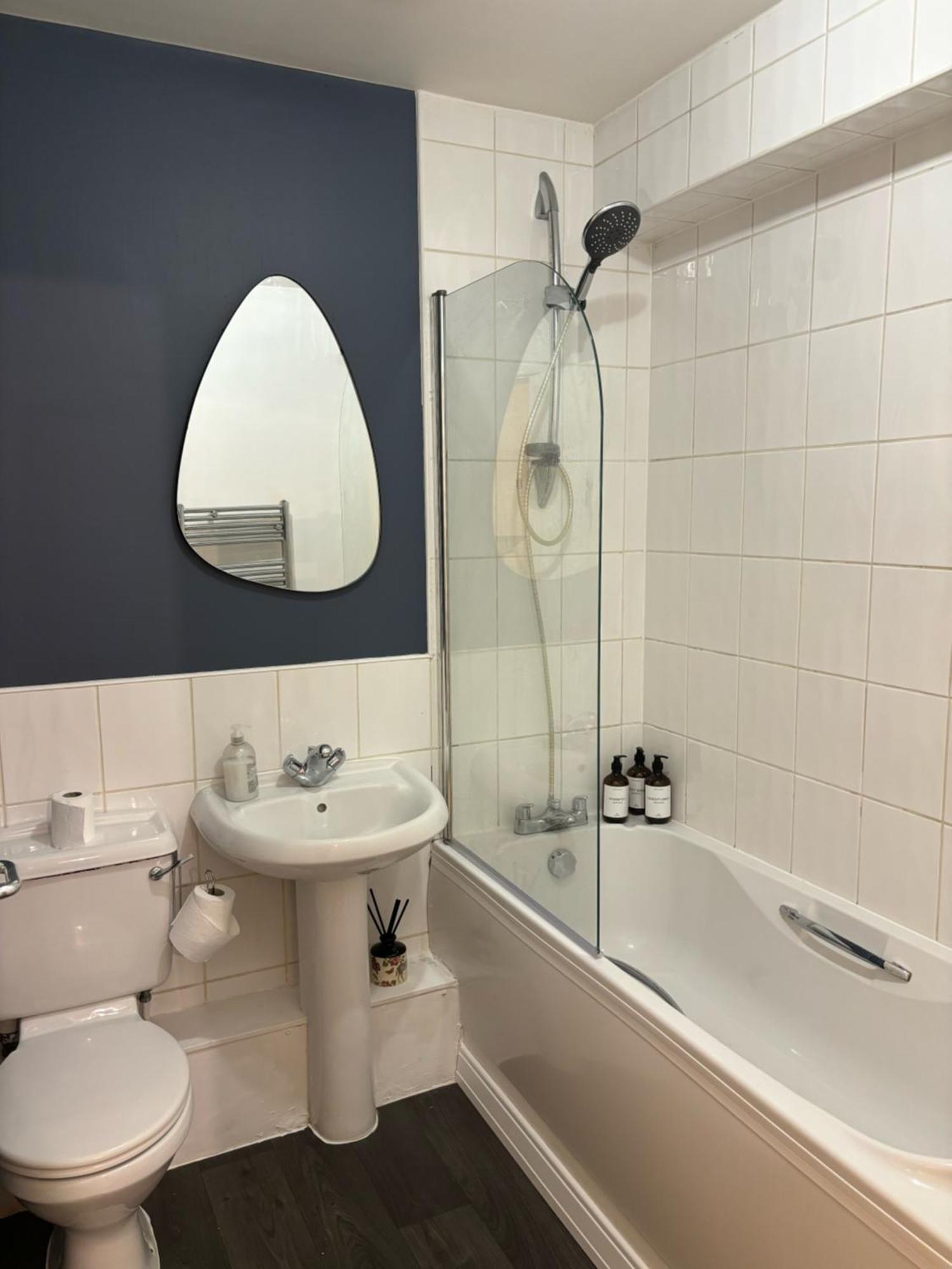 Modern 2 Bdr Flat In Centre With Free Parking Apartment Nottingham