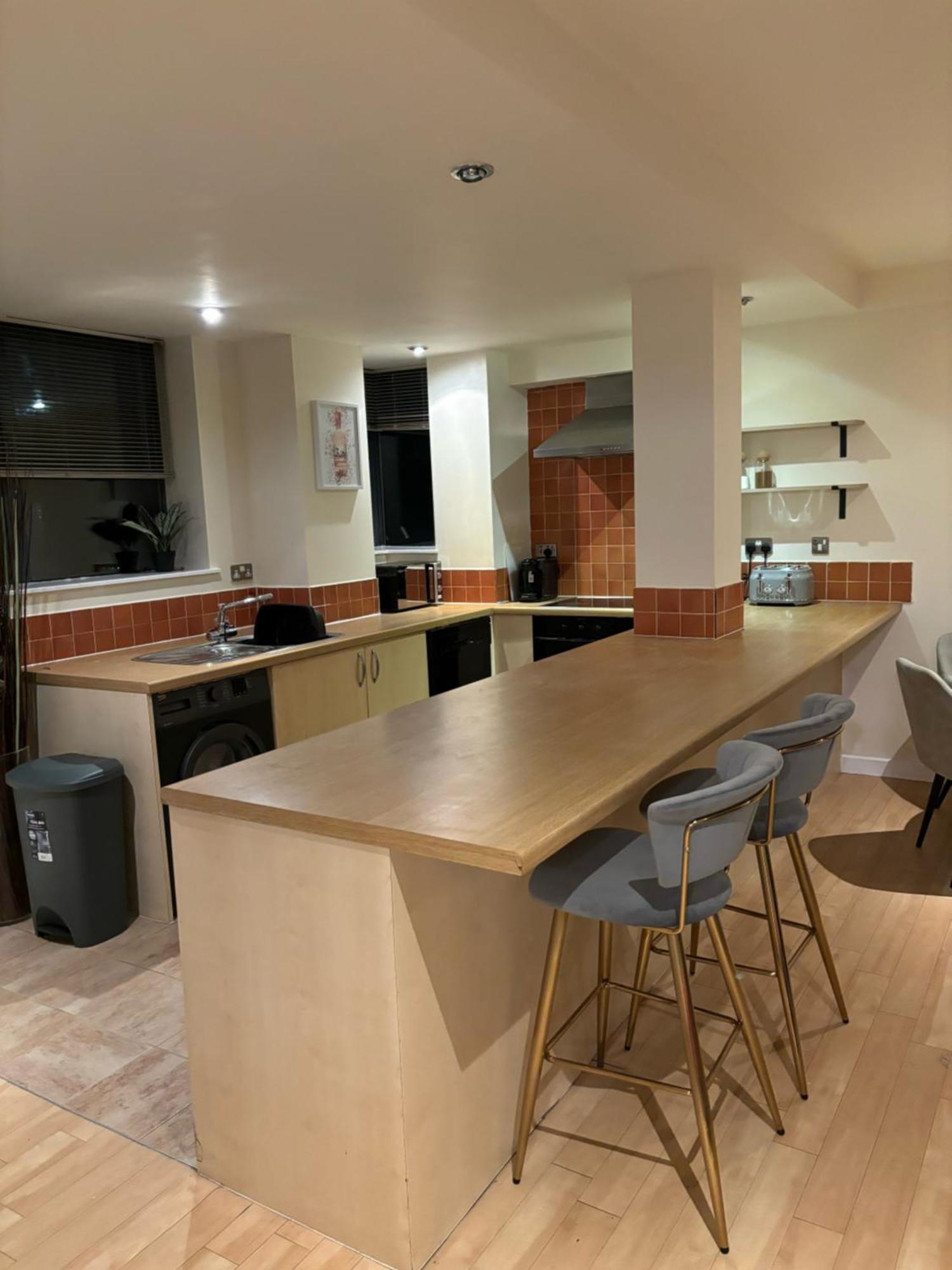Apartment Modern 2 Bdr Flat In Centre With Free Parking *