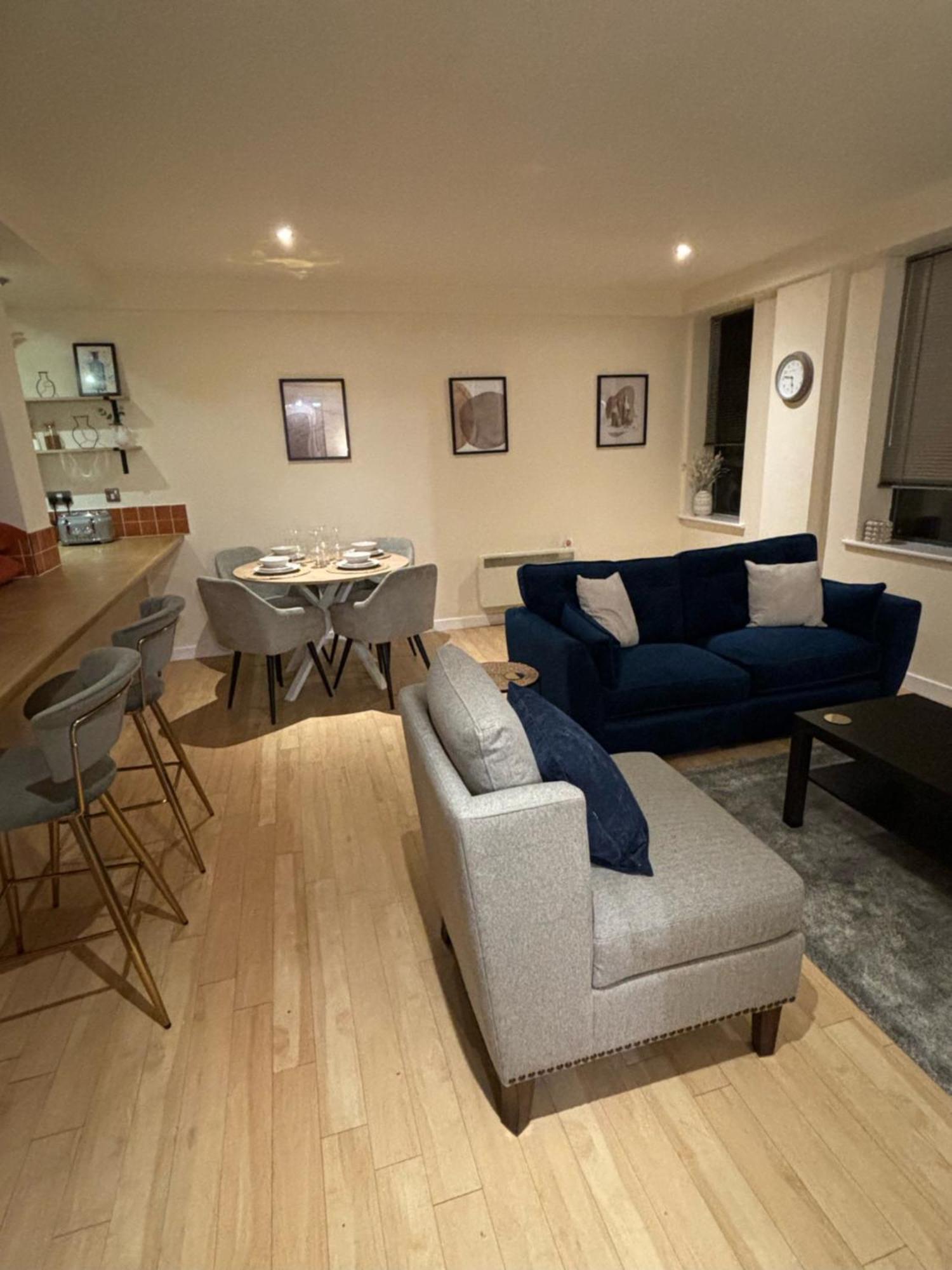 Apartment Modern 2 Bdr Flat In Centre With Free Parking *