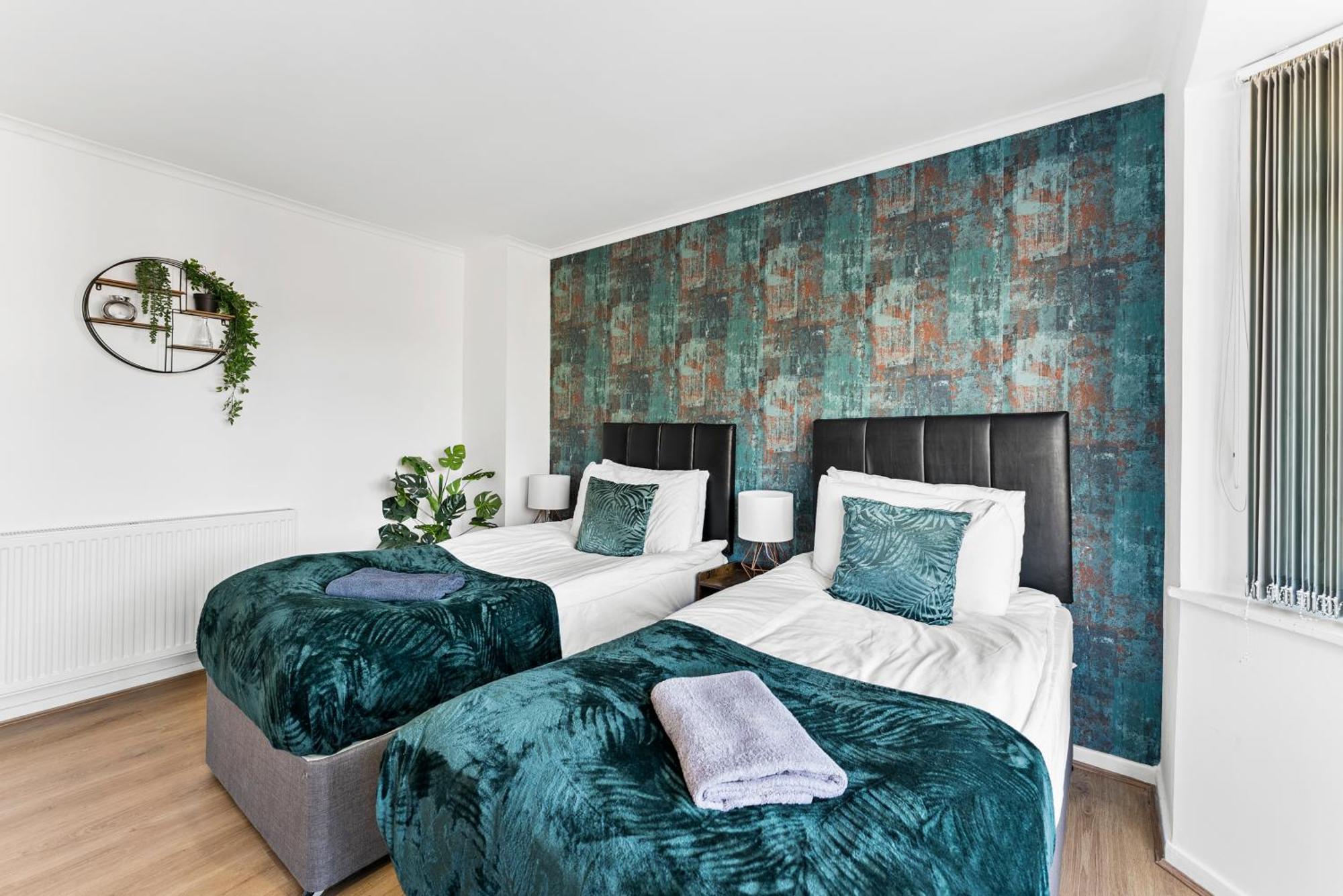 Lovely Nottingham Home - Parking And Garden Holiday home *