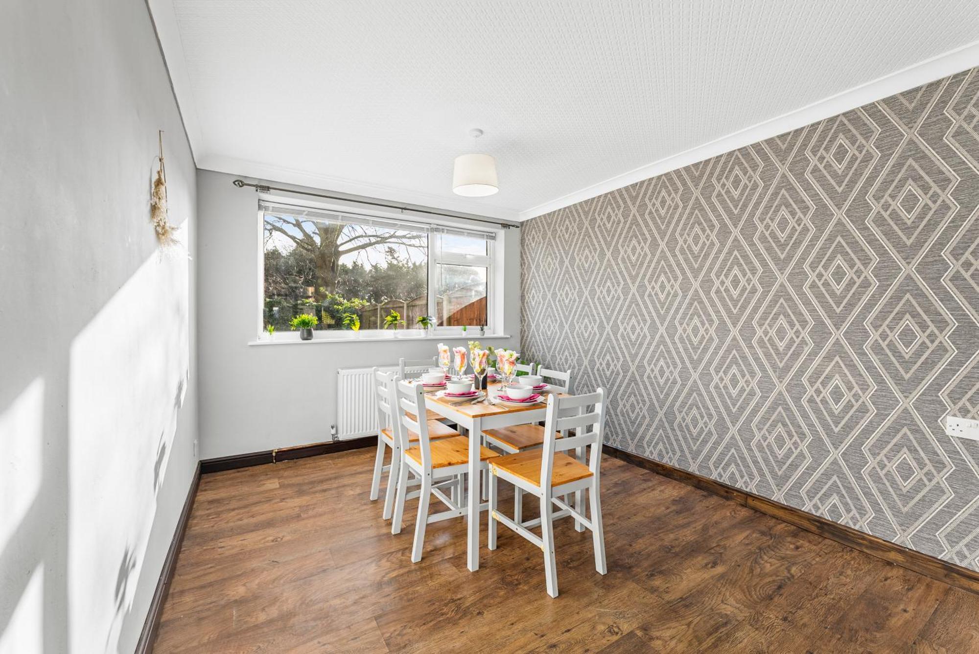 Lovely Nottingham Home - Parking And Garden *