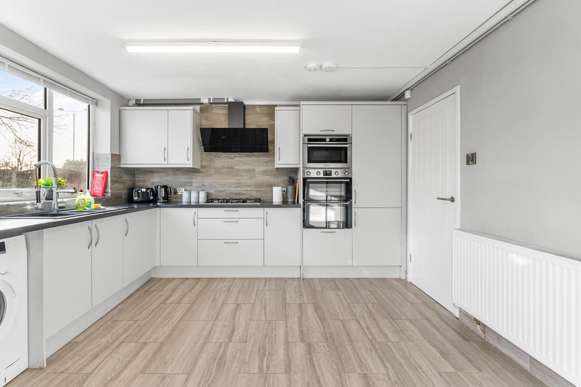 Lovely Nottingham Home - Parking And Garden