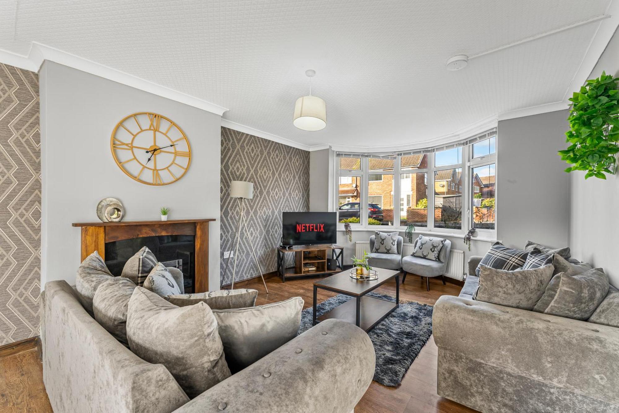 Lovely Nottingham Home - Parking And Garden Holiday home *