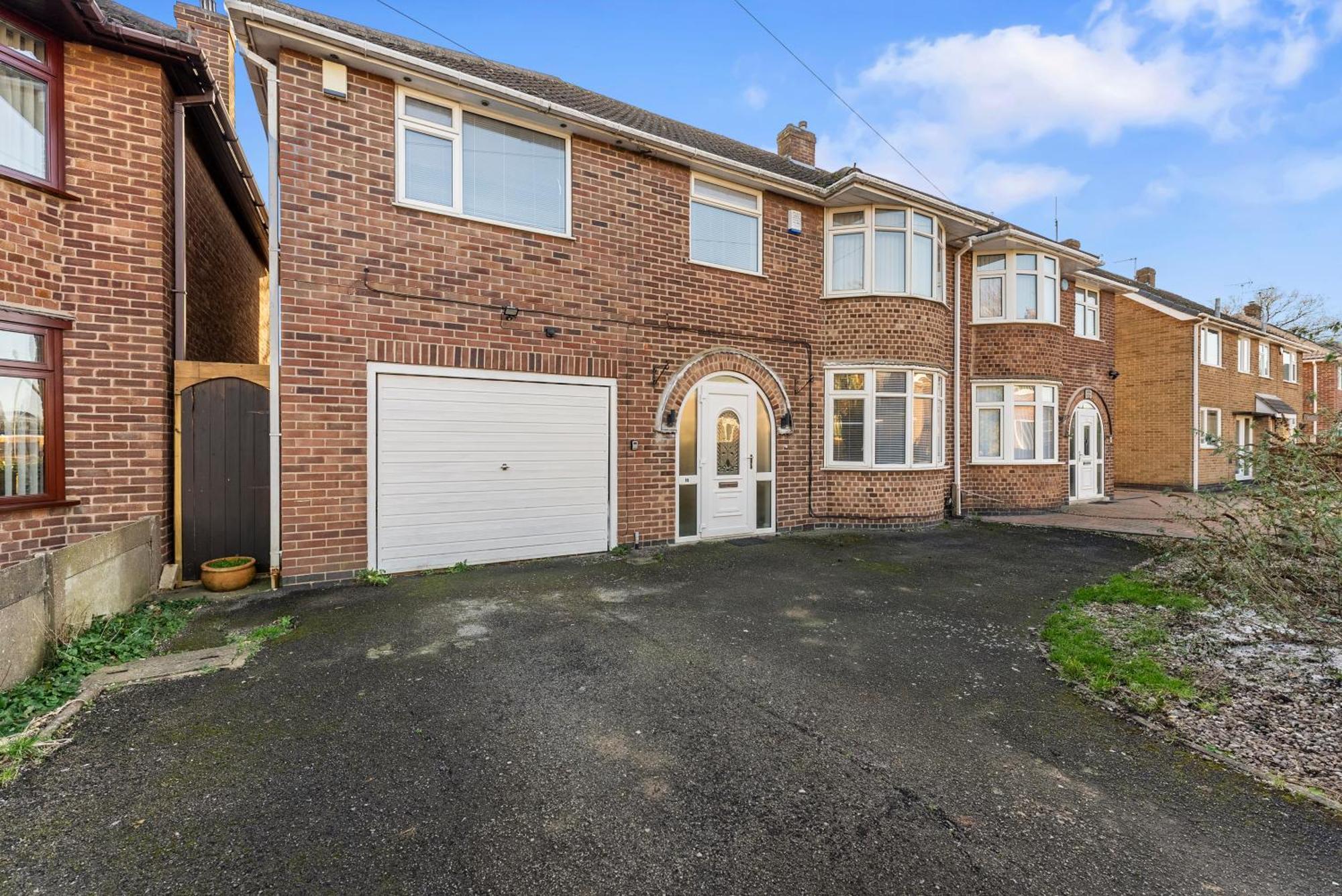 Lovely Nottingham Home - Parking And Garden Holiday home